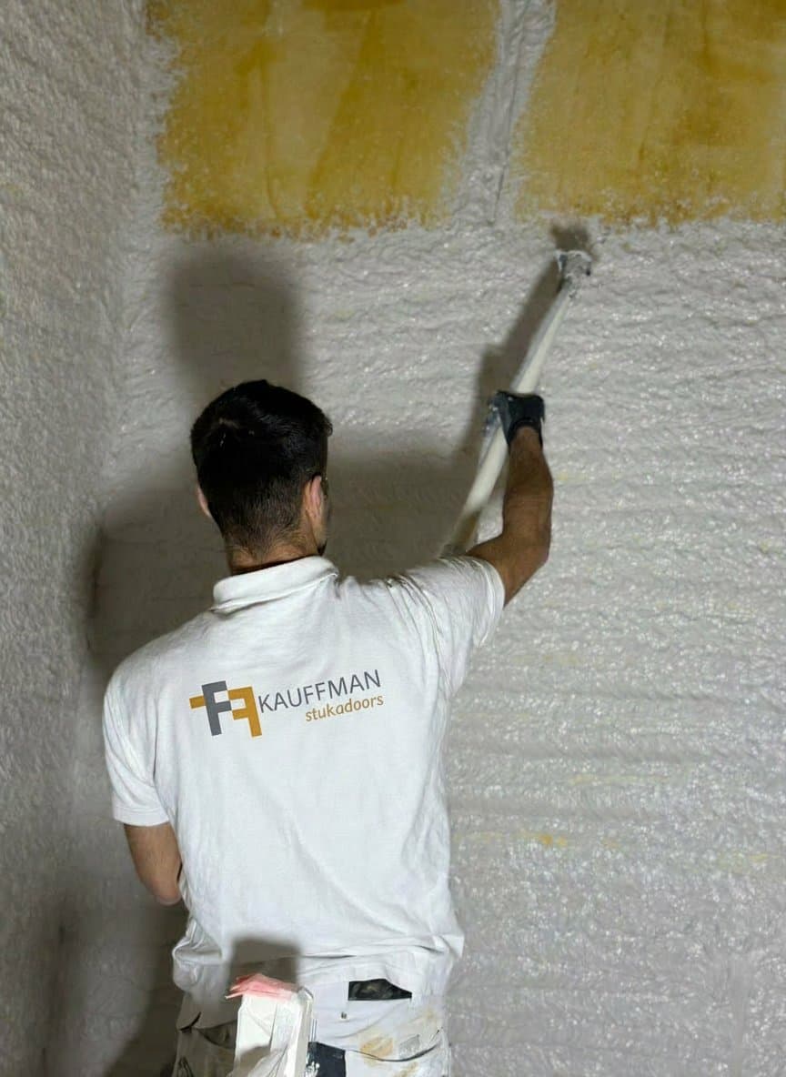 Kauffman Stukadoors vakmannen aan het werk
